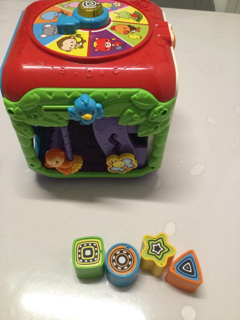 Vtech activiteitenkubus, Ophalen, Zo goed als nieuw, 6 maanden tot 2 jaar