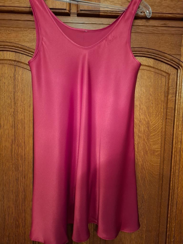 Rood slaapkleedje, Enlèvement ou Envoi, Rouge