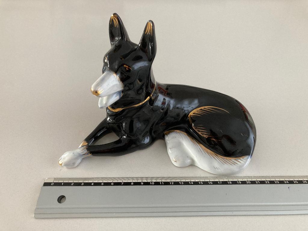 RARE ! CHIEN EN PORCELAINE HUBERT BÉQUET BELGIQUE 1955, Antiquités & Art, Enlèvement ou Envoi
