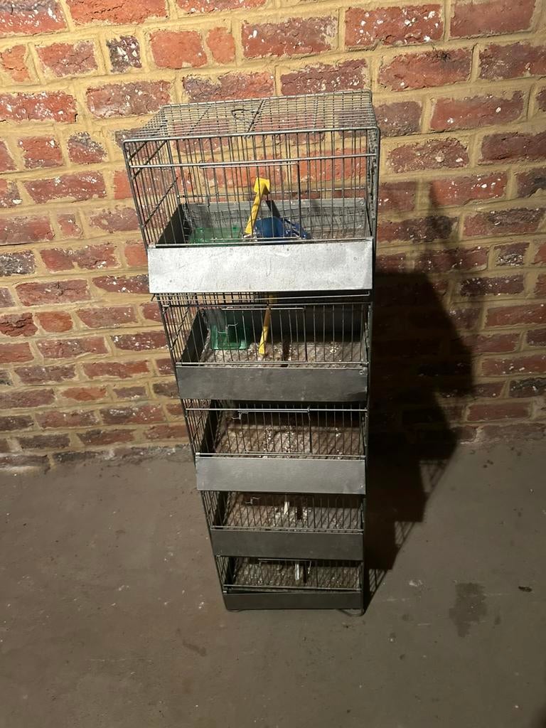 deux batteries une neuf et l’autre utiliser une fois, Enlèvement ou Envoi, Comme neuf, Métal, Cage d'élevage