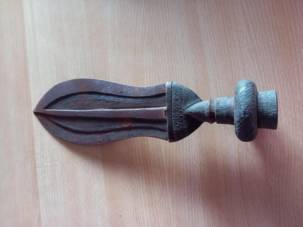 Couteau  ikul, Enlèvement