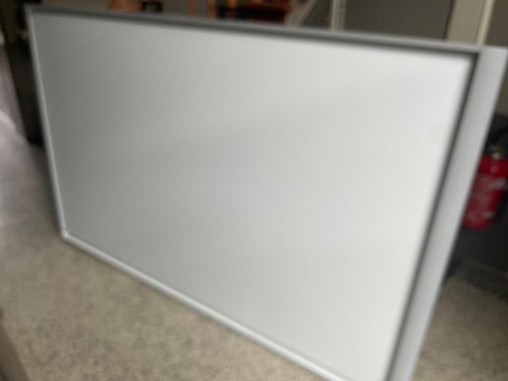 Smartboard 87" (2 pièces), Enlèvement, Utilisé