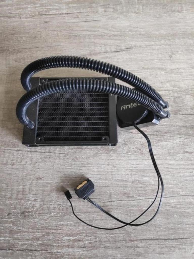 Antec H600 Pro, Informatique & Logiciels, Enlèvement, Utilisé, Refroidisseur ordinateur à eau
