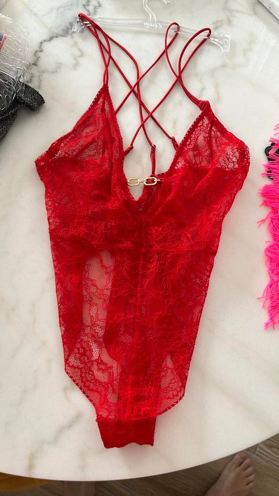 Lingerie body rouge dentelle M neuf, Rood
