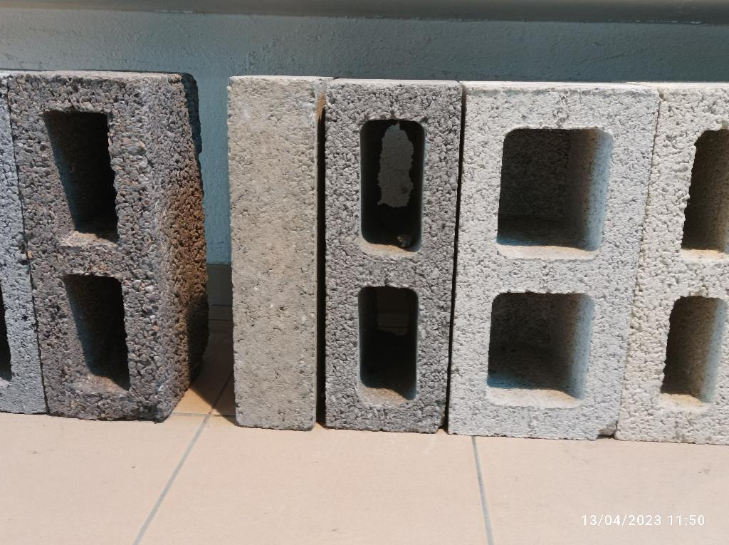 BLOCS BETON, PETITS BLOCS, MURFORTS, BLOCS POUR PLANCHER, Bricolage & Construction, Briques, Neuf, Enlèvement