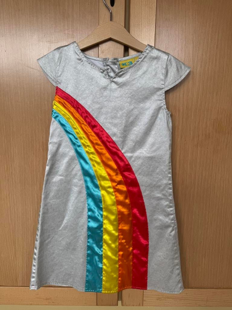 K3 Regenboogjurk JBC maat 122, Kinderen en Baby's, Carnavalskleding en Verkleedspullen, Ophalen, Zo goed als nieuw, 122 t/m 128
