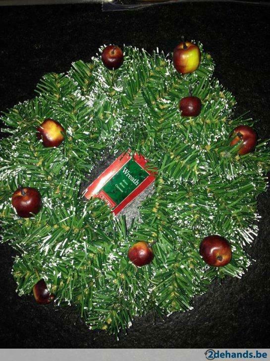 kerstkrans met sneeuw en appeltjes in, Ophalen of Verzenden, Gebruikt