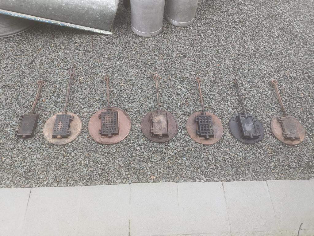 Gietijzeren wafelijzers met bijhorende draaischijven, Antiek en Kunst, Curiosa en Brocante, Ophalen of Verzenden