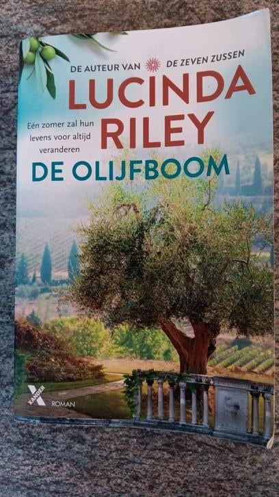 Lucinda Riley - De olijfboom, Boeken, Ophalen of Verzenden, Zo goed als nieuw, Lucinda Riley