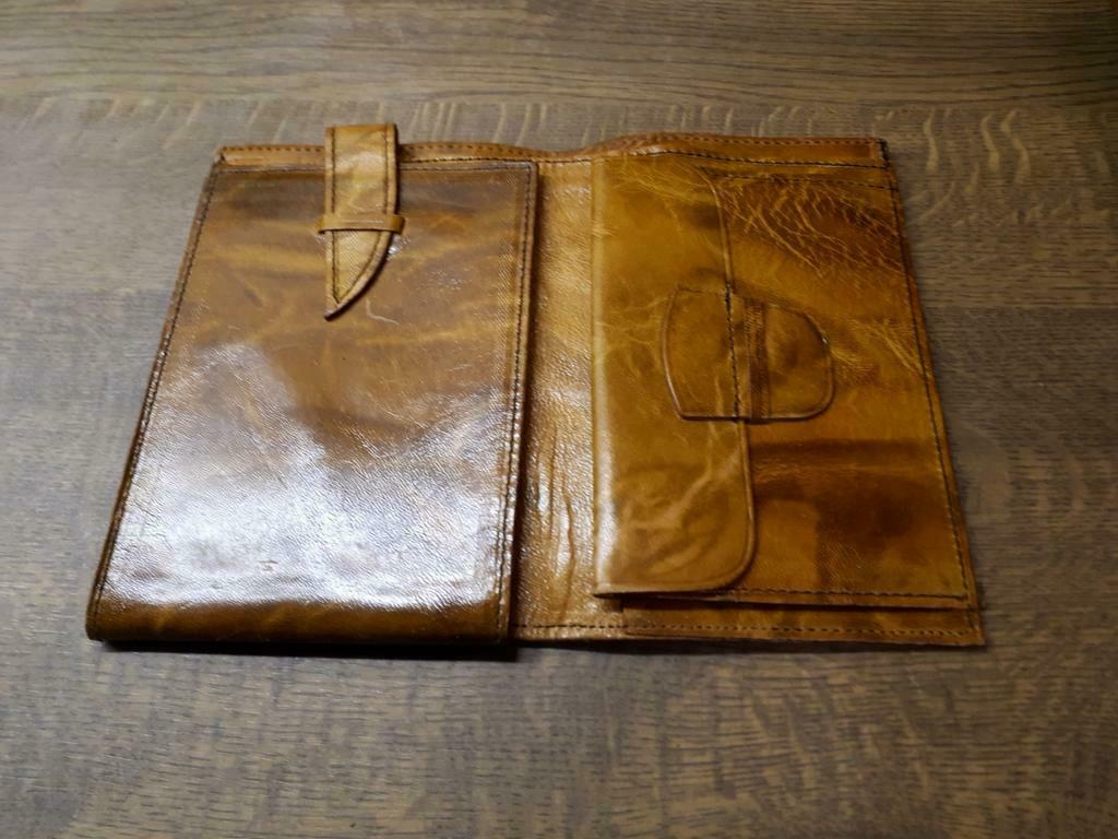 Porte feuille van Lourdes, Enlèvement ou Envoi, Neuf, Brun