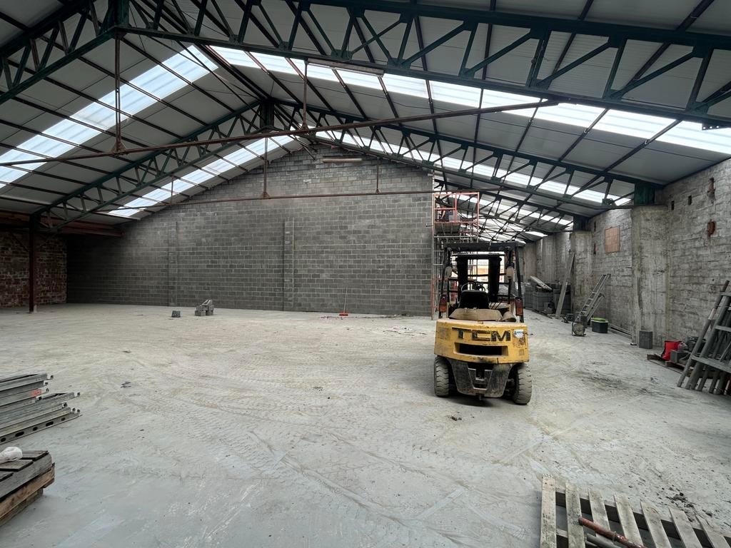A louer entrepôts à Anderlues, Articles professionnels, Immobilier d'entreprise, Location, Industrie