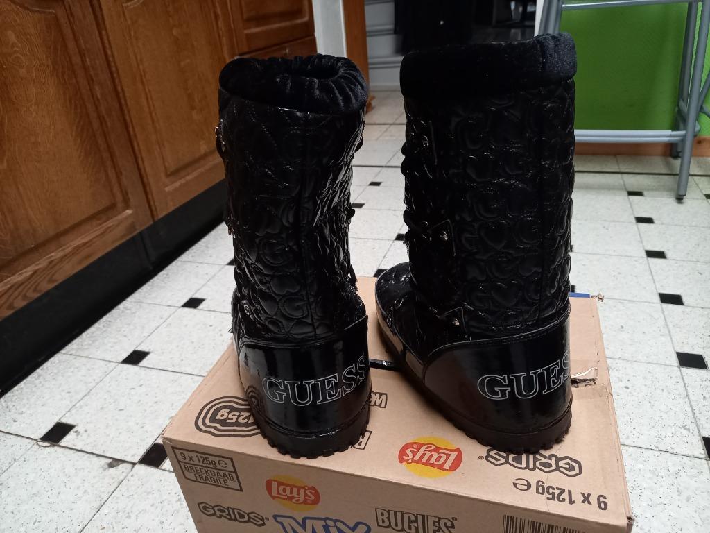 Moon boots "GUESS", Bottes, Comme neuf, Enlèvement, GUESS