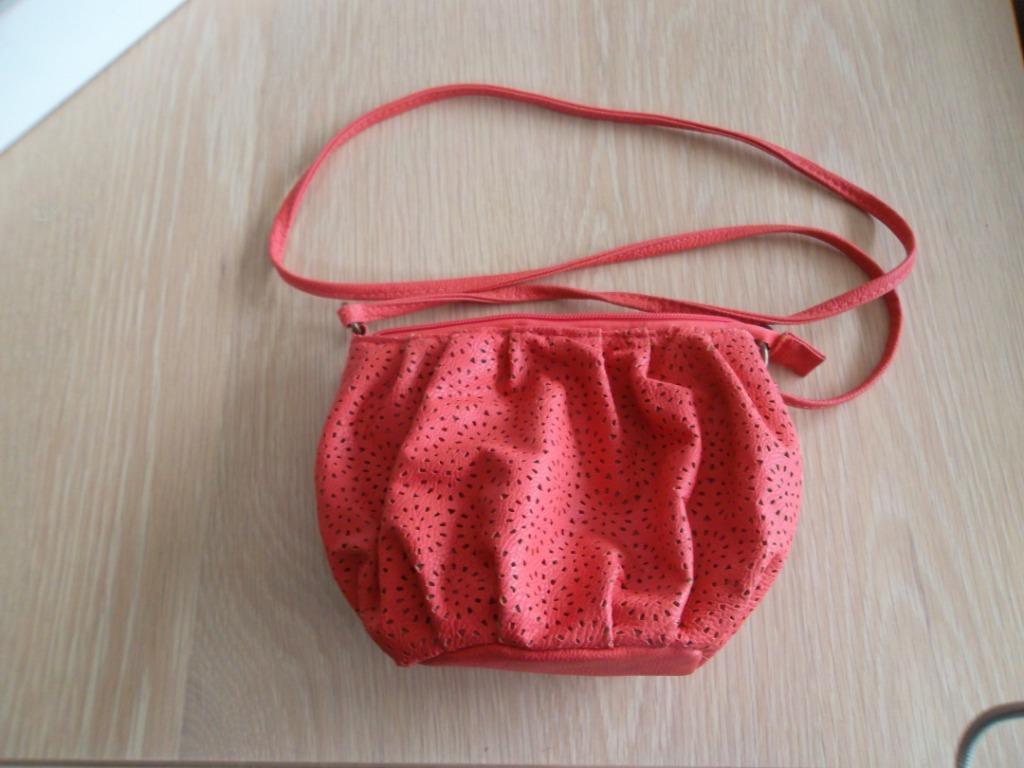 Handtas  Rood, Handtassen en Accessoires, Tassen | Damestassen, Ophalen of Verzenden, Gebruikt, Rood, Handtas