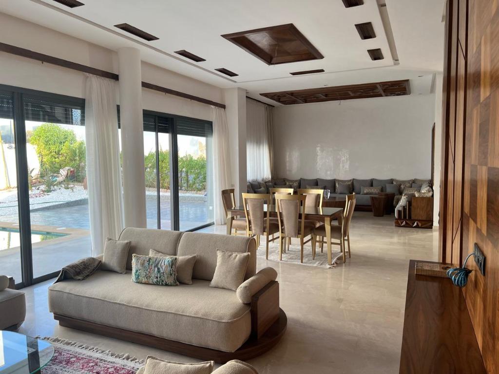Magnifique villa avec piscine à vendre El Menzeh Rabat Maroc, Immo, Campagne, Hors Europe, El Menzeh Rabat, 4 pièces
