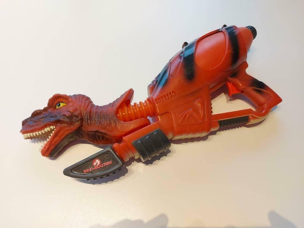 Pistolet à eau Dino, Enlèvement, Utilisé