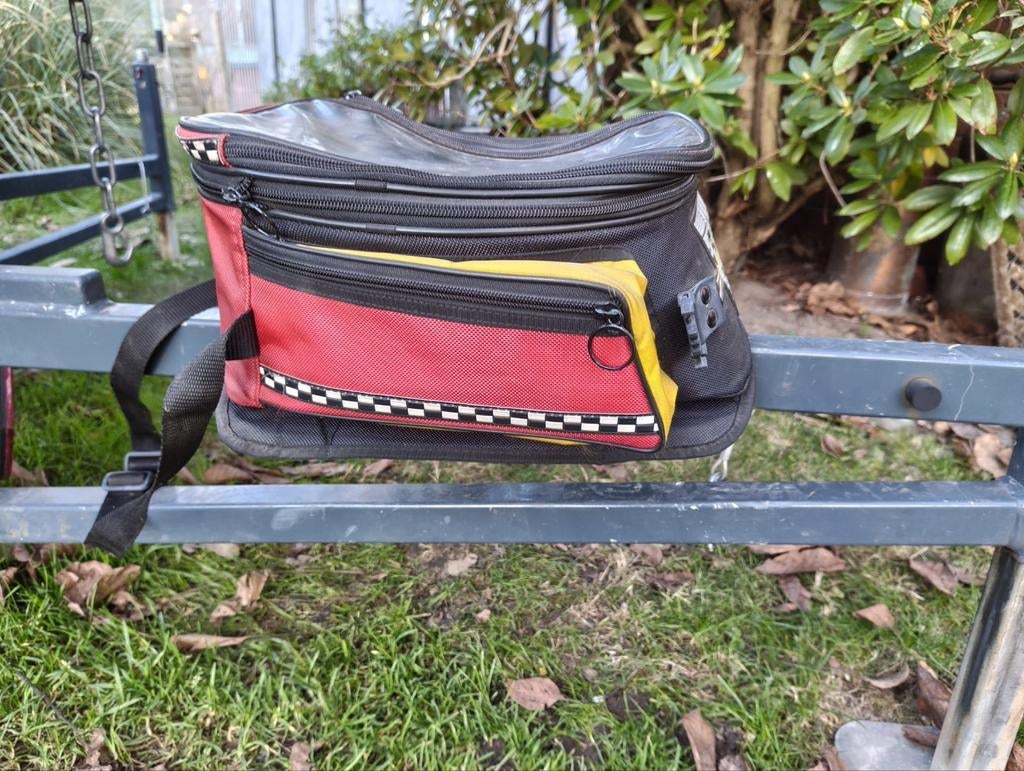 Tanktas magnetische bevestiging., Motoren, Ophalen of Verzenden