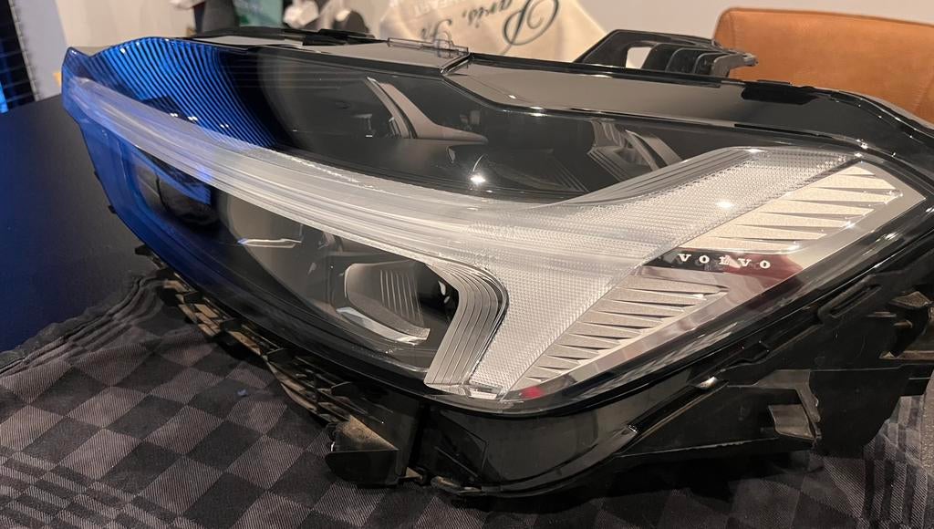 MATRIX FULL LED KOPLAMP VOLVO XC60 2024 LINKS, Auto-onderdelen, Ophalen, Links, Volvo