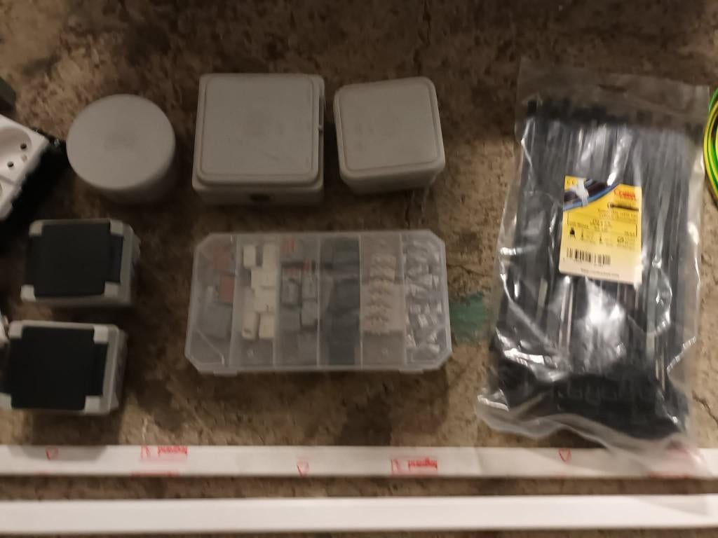 materiel neuf pour installation électrique, Enlèvement, Neuf