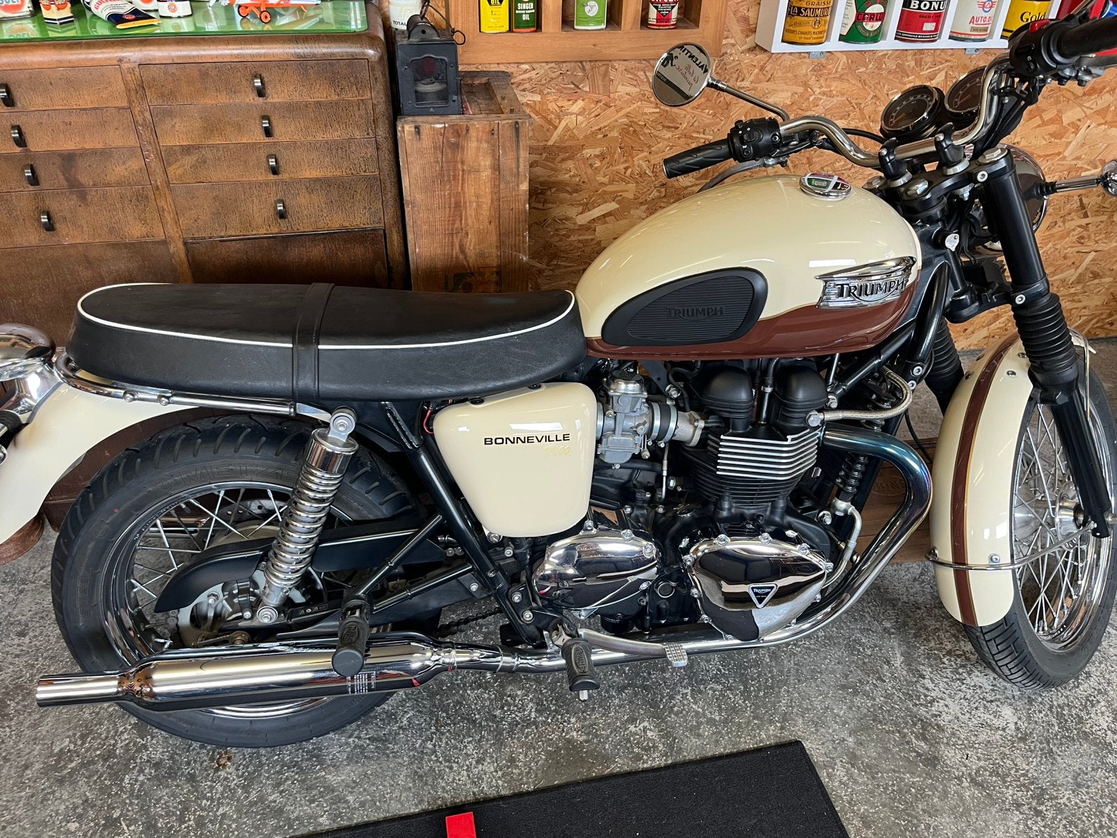 Triumph Bonneville T100, Motoren, Ophalen, Gebruikt