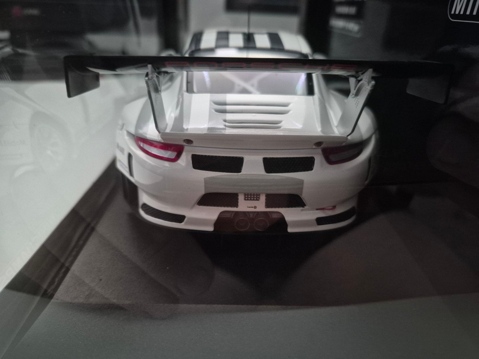 Minichamps 1/18 Porsche 911 GT3 R Presentation 2015, Ophalen of Verzenden, Nieuw, Auto, MiniChamps
