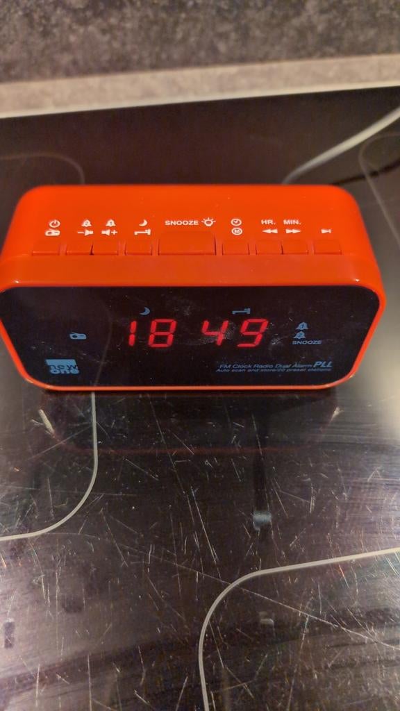 Klokradio met backupbatterij, Elektronische apparatuur, Wekkers, Ophalen of Verzenden, Zo goed als nieuw, Digitaal