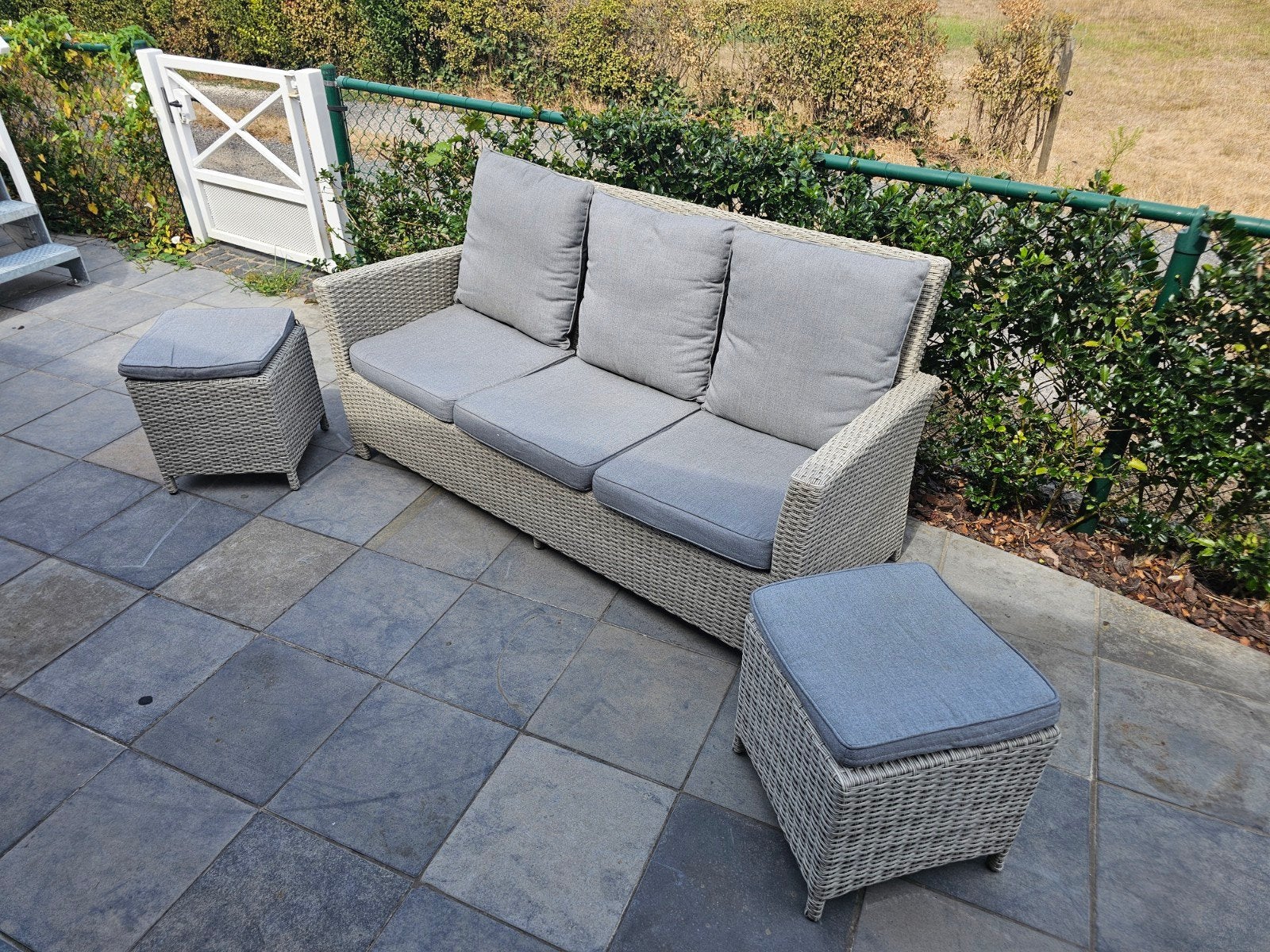 Tuinbank 185cm + 2x krukje incl Kussens, Tuin en Terras, Ophalen, 5 zitplaatsen, Kunststof, Gebruikt