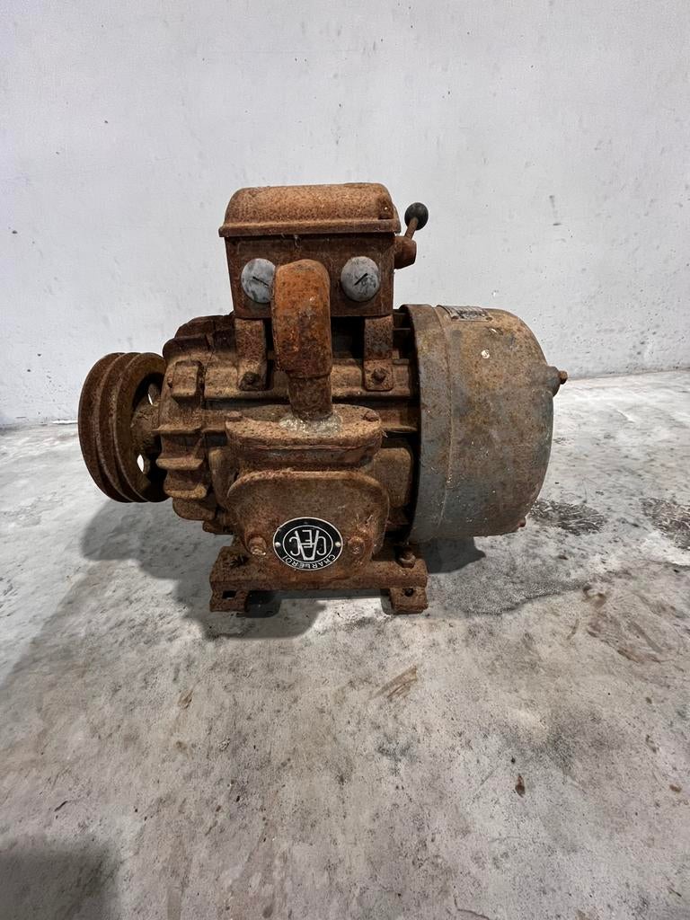 Moteur triphasé, Enlèvement, Comme neuf