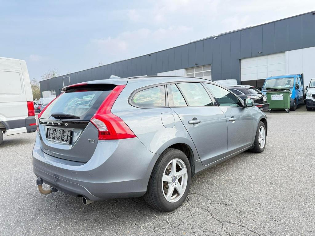 Volvo V60 2.0 i benzine +T3 GARANTIE 152PK, Auto's, Volvo, Testrit aan huis, 4 cilinders, 5 deurs, Zilver of Grijs