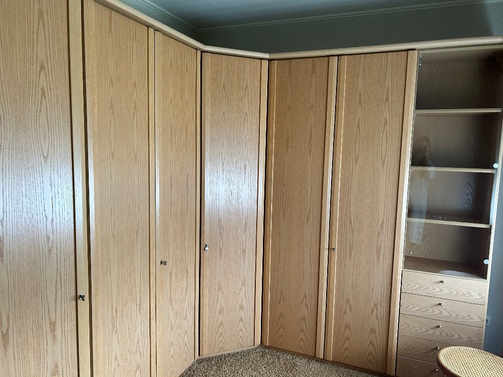Kast, Ophalen, Gebruikt, Met deur(en), 150 tot 200 cm