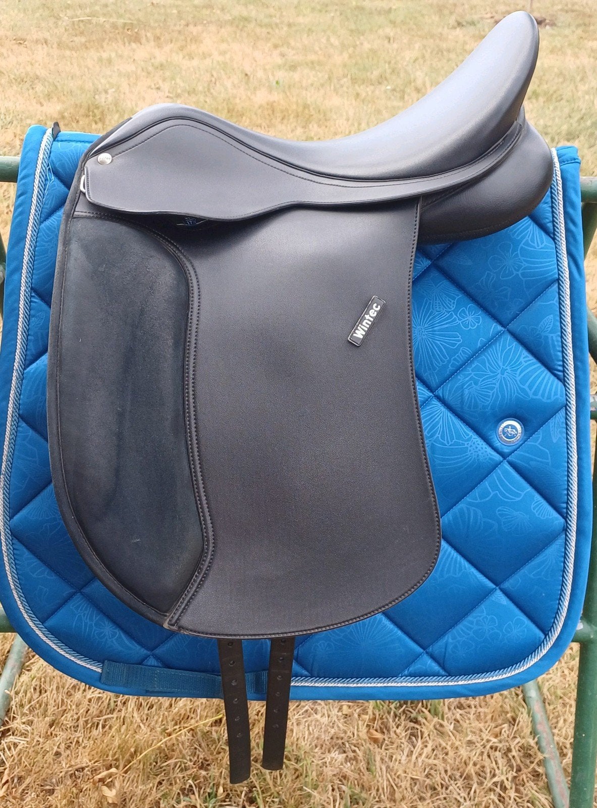 Wintec wide dressuurzadel 17.5, Dieren en Toebehoren, Paarden en Pony's | Zadels, Ophalen, L (17.5 inch), Dressuur, Wintec