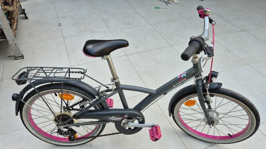 👍 kinderfiets “B Twin ” Grijs  20 inch  – als Nieuw staat, Vélos & Vélomoteurs, Enlèvement, Comme neuf, 16 à 20 pouces, B,twin