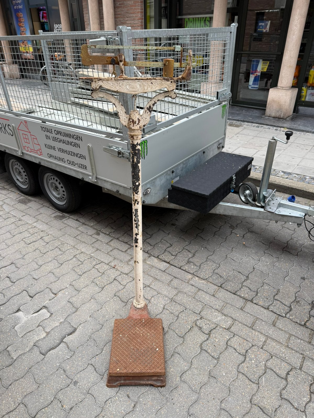 Oude weegschaal, Enlèvement, Comme neuf