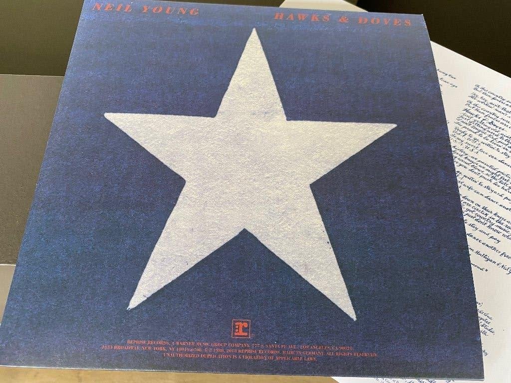 Neil Young -Hawks & Doves, LP, Overige formaten, Ophalen of Verzenden, Zo goed als nieuw