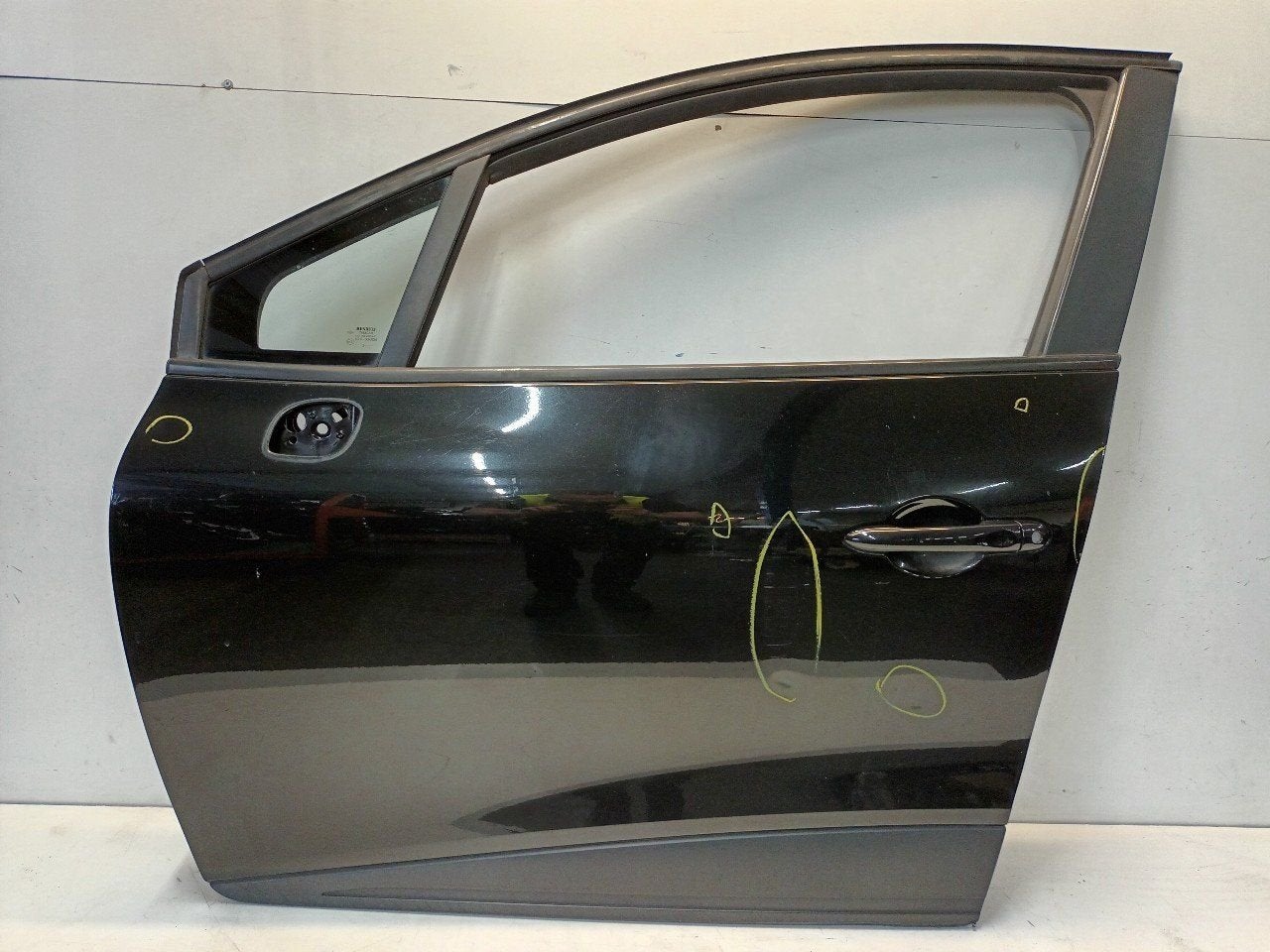 Portier links voor Renault Clio, Autos : Pièces & Accessoires, Onderdelen@venauto.nl, Van der Ven Autorecycling B.V., Ettenseweg 76, 4706 PB Roosendaal, The Netherlands