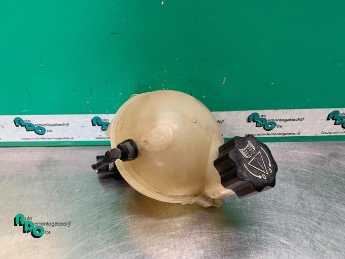 Réservoir d'expansion d'un Citroen C4 (C4 04-), -, 3 mois de garantie, Utilisé, -