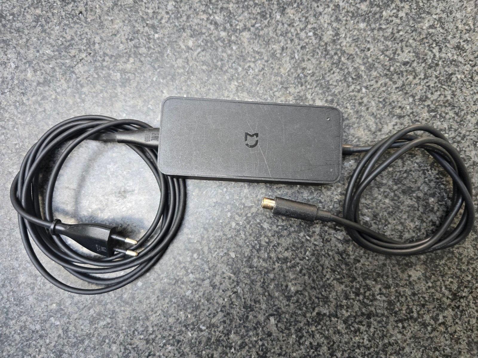 Originele Xiaomi / Mi Elektrische Step Oplader 42V 1.7A, Fietsen en Brommers, Ophalen, Gebruikt, Overige merken