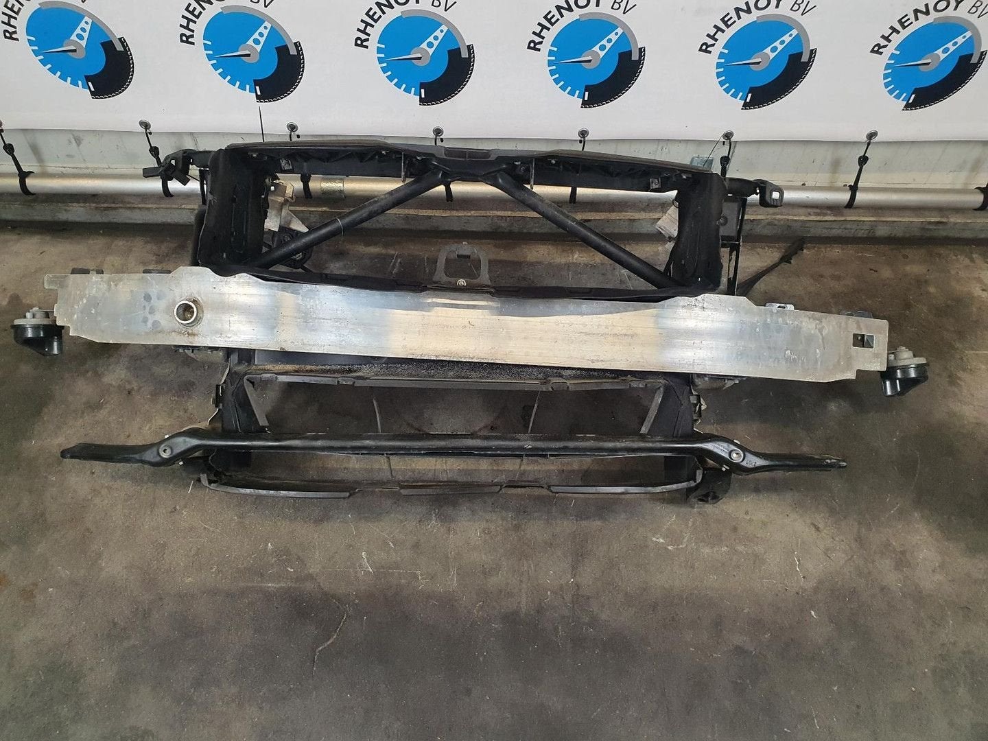 BMW 3 SERIES F31LCI 318D Corp L. Exec VOORBUMPER BALK 2017, Gebruikt, Voor, Ophalen of Verzenden, Bumper