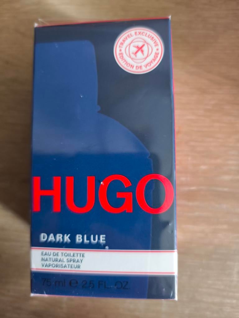 Hugo Boss bleu foncé, Enlèvement