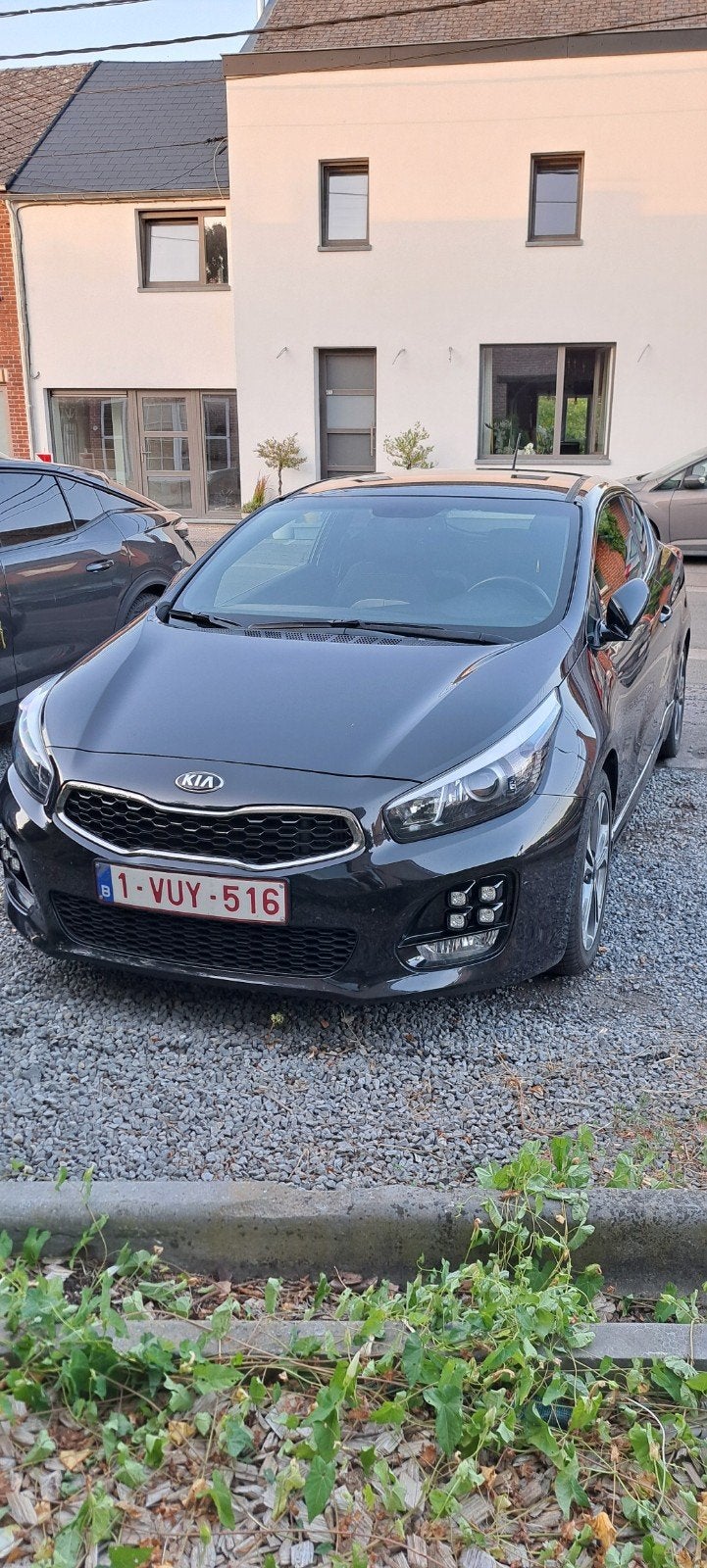 Kia ProCee'd 1.6 CRDi GT Line (2016) – Superbe état, Auto's, Kia, Voorwielaandrijving, 4 zetels, Leder en Stof, Zwart