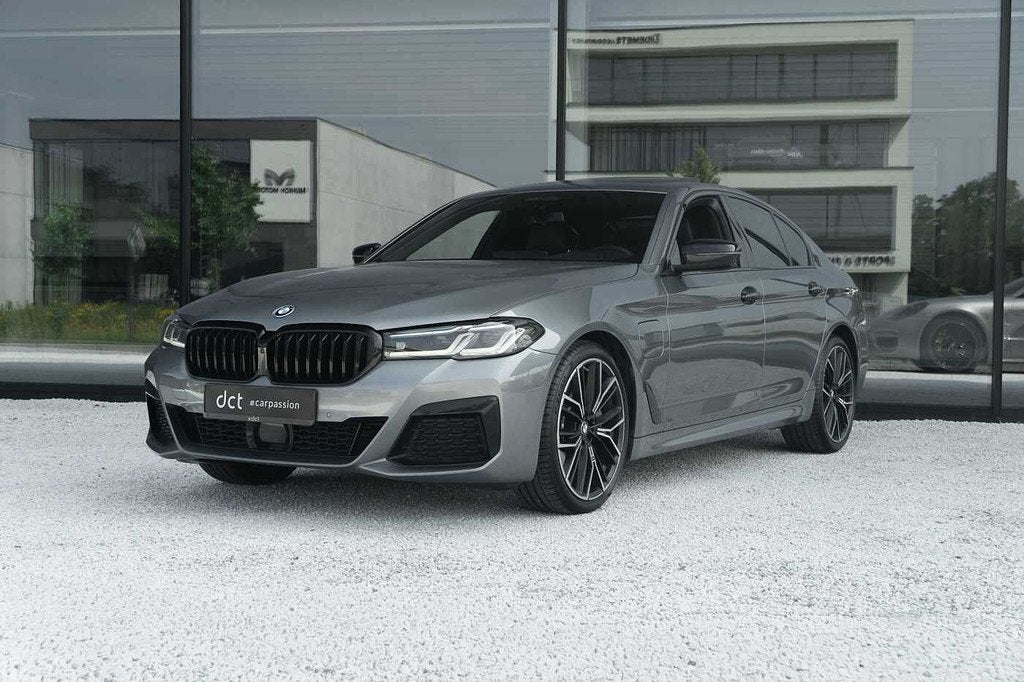 BMW 5 Serie 545 Berline xDrive Hybrid HUD Laser Only 12800 K, Auto's, BMW, Automaat, 4 deurs, Gebruikt, Leder
