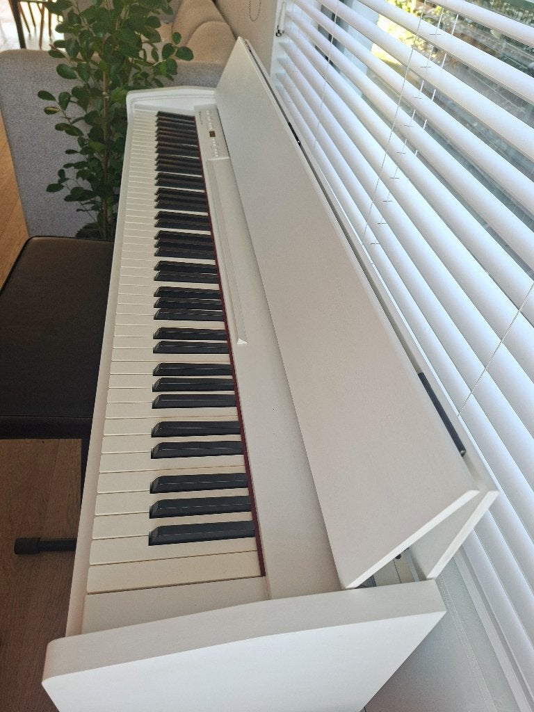 Witte elektronische piano Roland F-140R, Muziek en Instrumenten, Piano's, Ophalen, Wit, Digitaal, Zo goed als nieuw