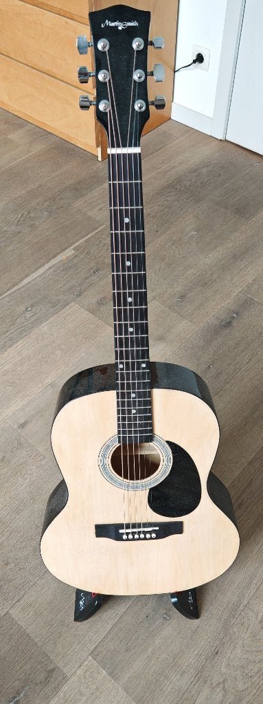 Gitaar Martin Smith met tas en stand, Musique & Instruments, Enlèvement ou Envoi, Comme neuf, Guitare classique ou espagnole, Avec valise
