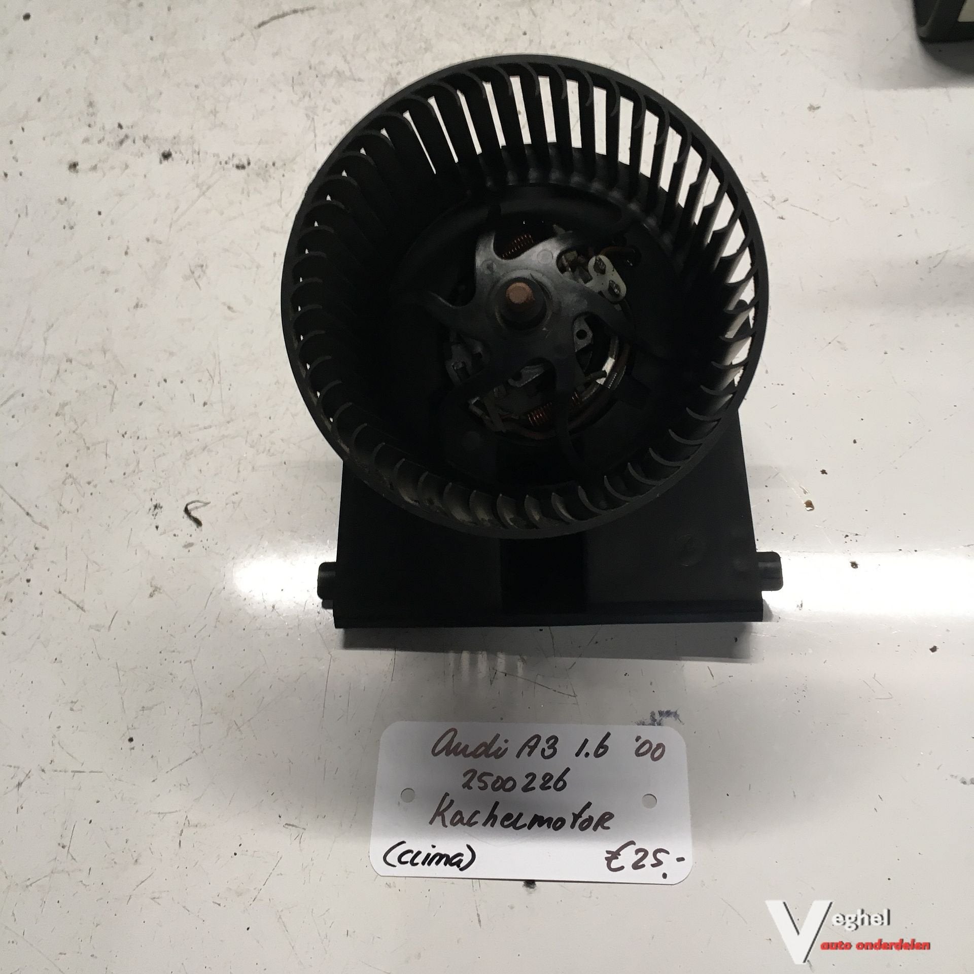 Audi A3 1.6 2000 2500226  Kachelmotor    1J1819021B JF2    (, -, Utilisé, -, -