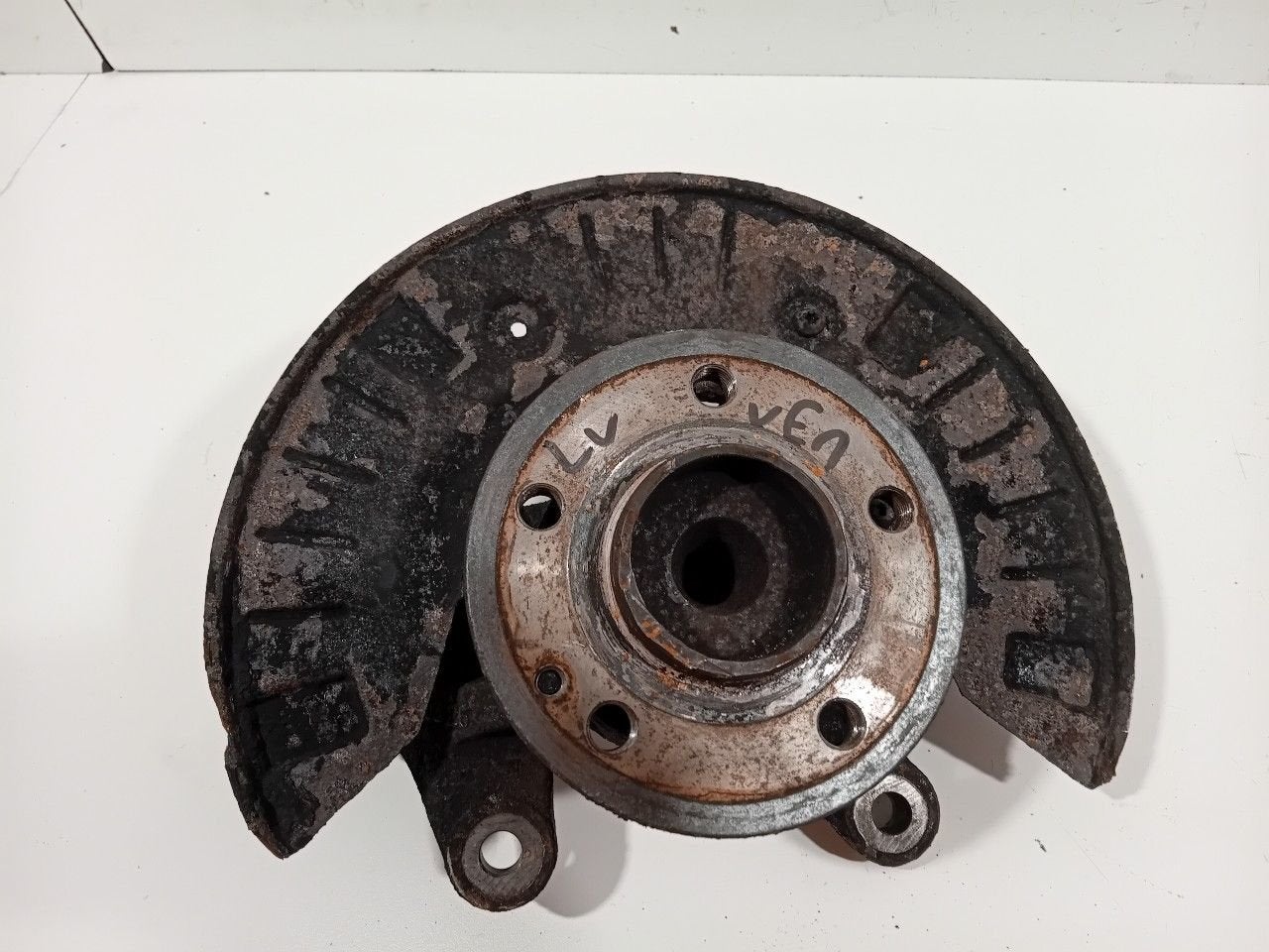 Wielnaaf links voor Mercedes-Benz Vito, Onderdelen@venauto.nl, Van der Ven Autorecycling B.V., Gebruikt, Ettenseweg 76, 4706 PB Roosendaal, The Netherlands