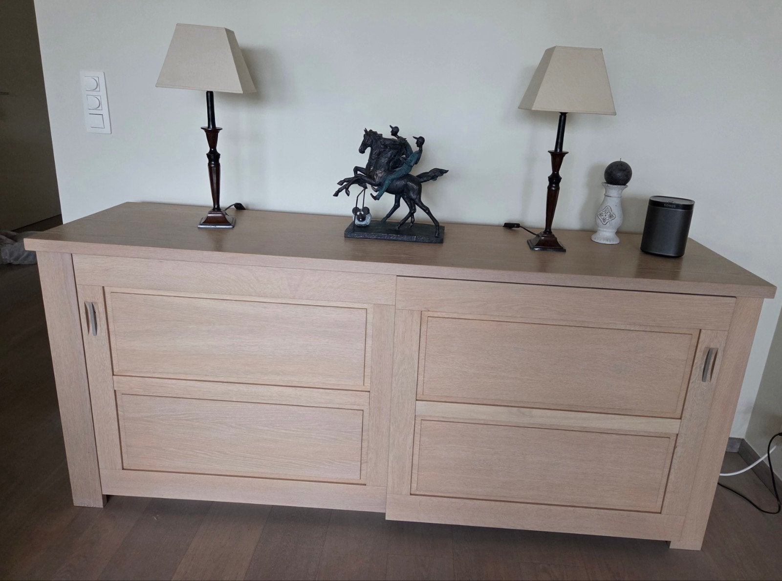 eikenhouten dressoir met schuifdeuren- tijdloos design, Ophalen