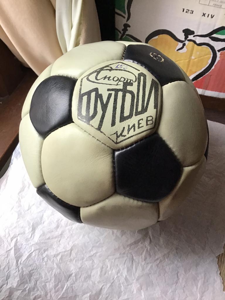 Voetbal, Ophalen, Zo goed als nieuw