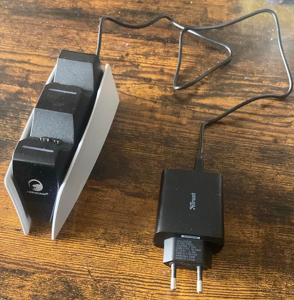 Oplader ps 5 controllers, Games en Spelcomputers, Ophalen, Zo goed als nieuw