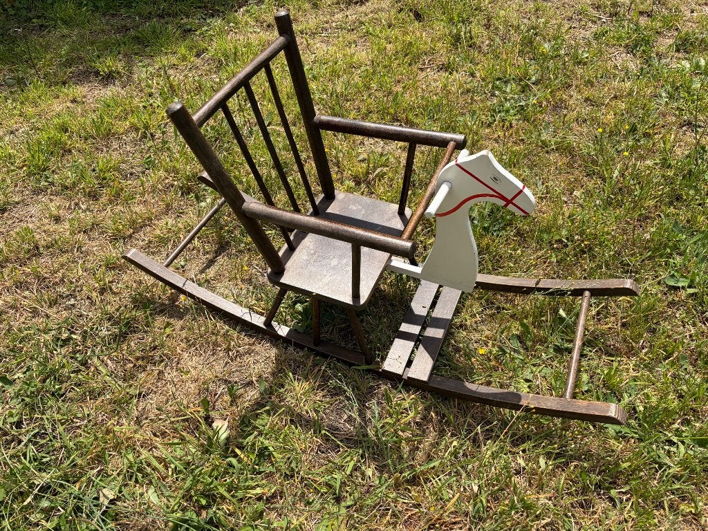 Ancienne Chaise à bascule, Enfants & Bébés, Jouets | Jouets a bascule, Enlèvement, Utilisé