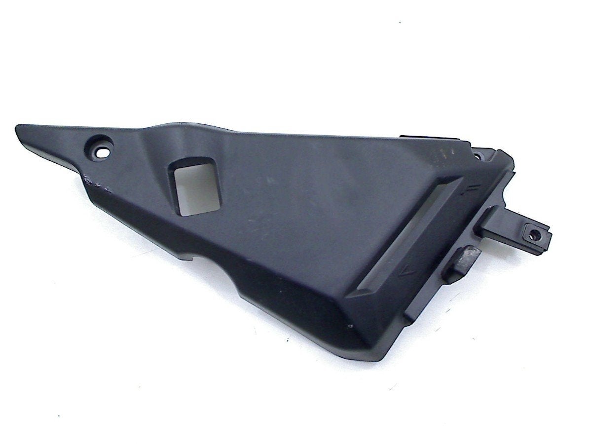 CADRE DE COUVERTURE CADRE DROIT Kawasaki (36001-0643), Dhr. S. di Majo, Utilisé, Info@cama-motorparts.nl, P.J. Troelstraweg 8 8
3144 CX  MAASSLUIS, NL