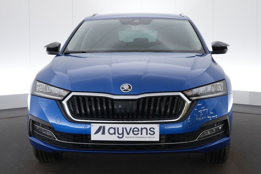 (2ERB549) SKODA OCTAVIA COMBI, Autos, Skoda, Achat, Euro 6, Entreprise, Carnet d'entretien
